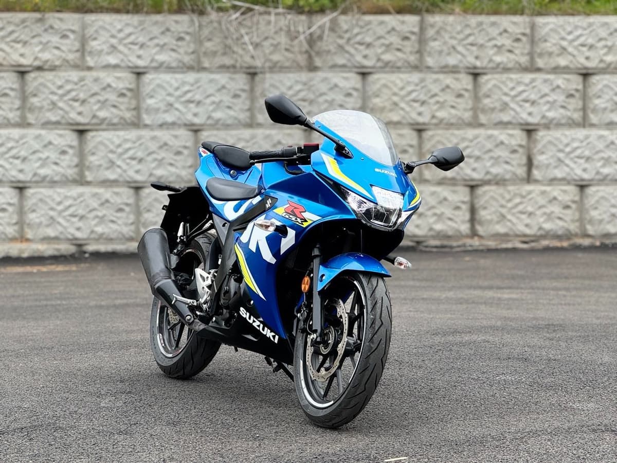 스즈키 GSX R 125 ABS 1