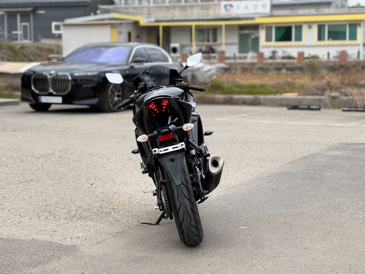 야마하 YZF R3 more