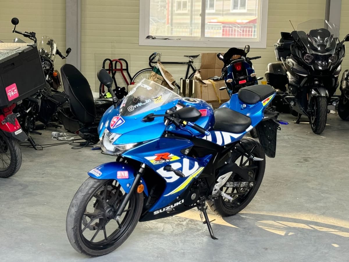 스즈키 GSX R 125 ABS 1