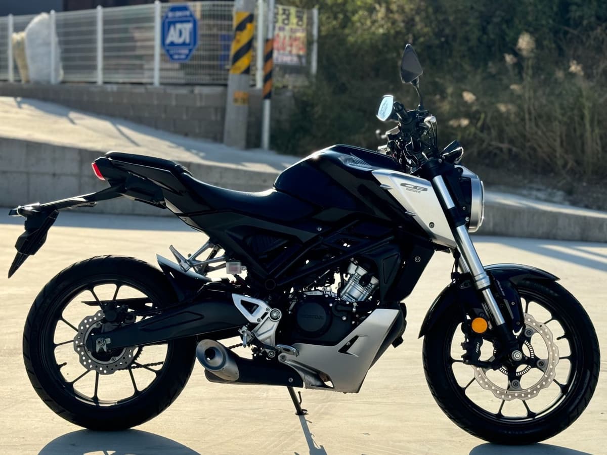 혼다 CB 125 R 4