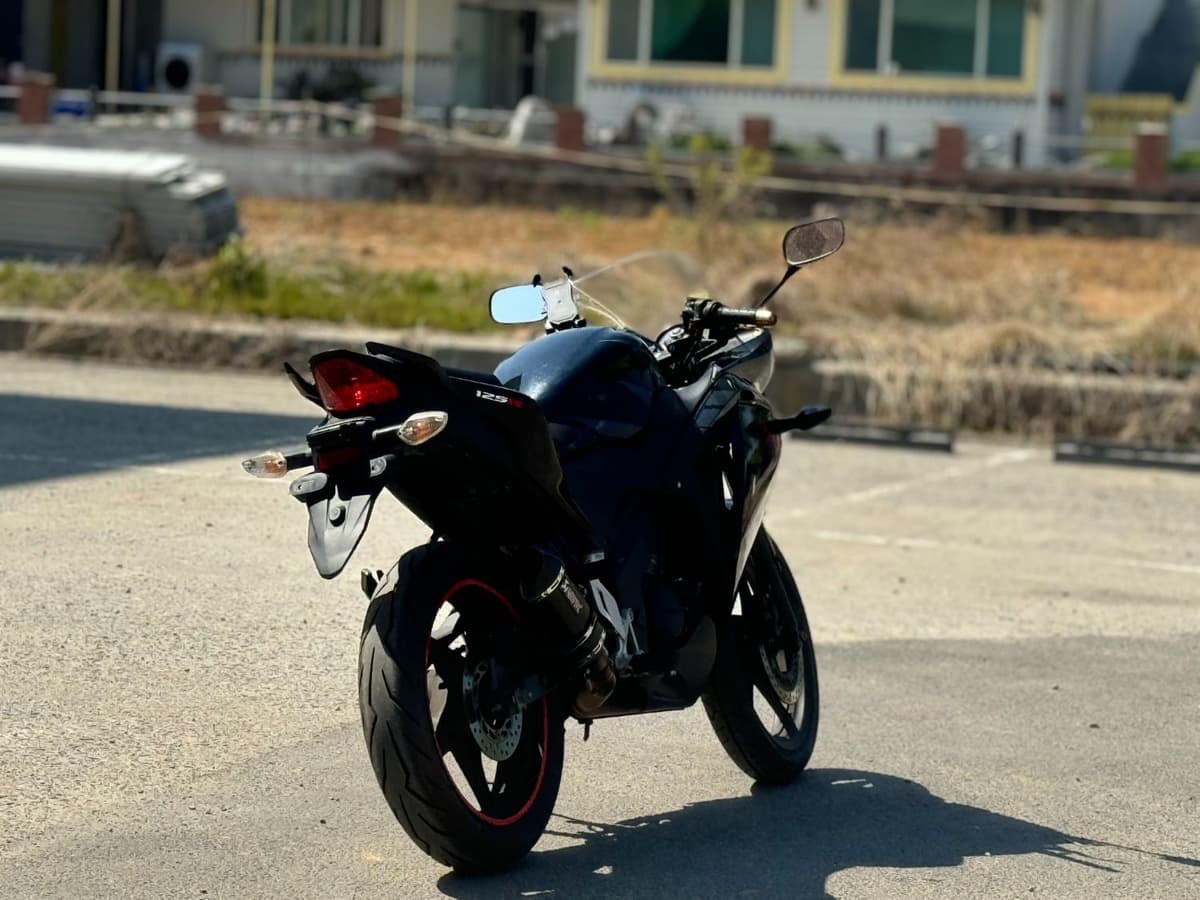 혼다 CBR 125 R 7