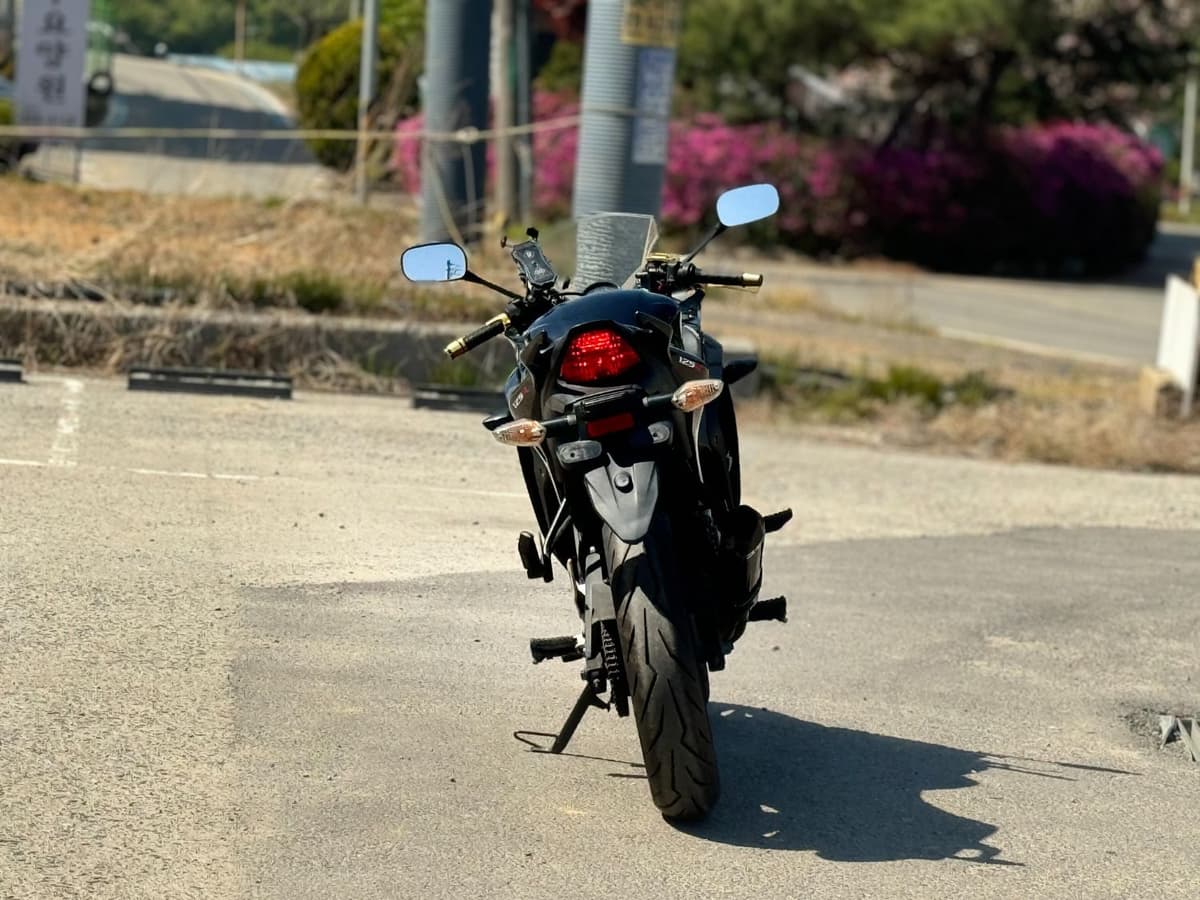 혼다 CBR 125 R 8