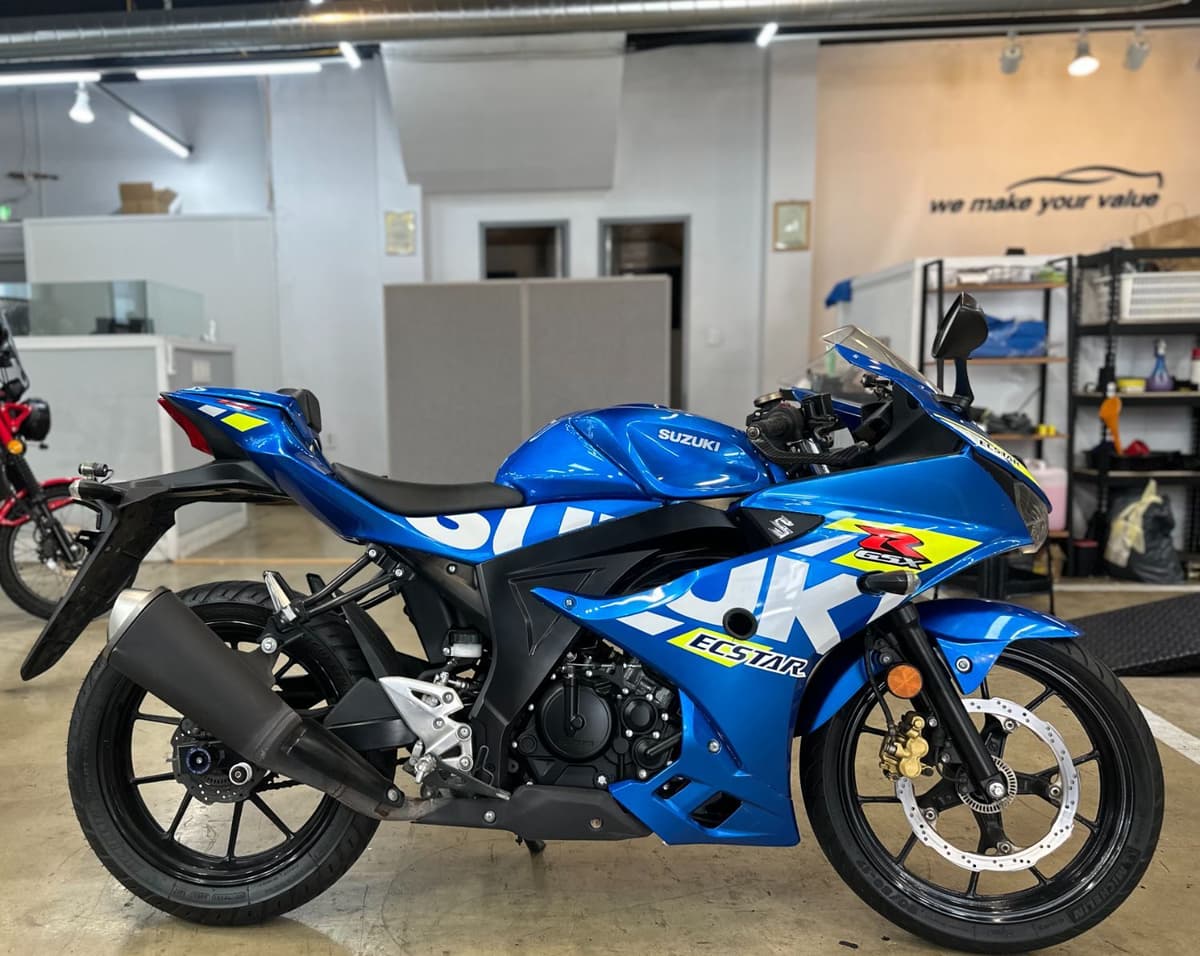 스즈키 GSX R 125 ABS 1