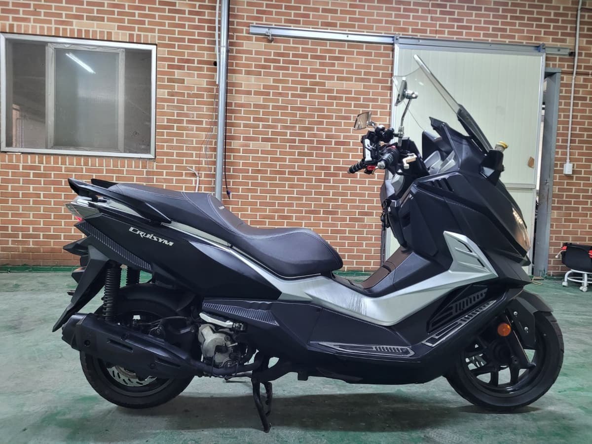SYM 크루심 125 ABS 8