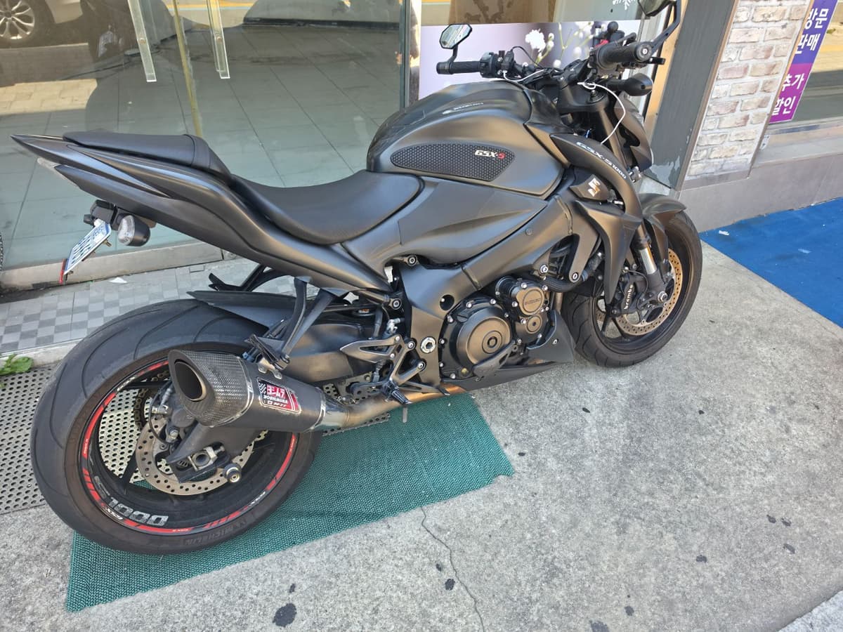 스즈키 GSX S 1000 4