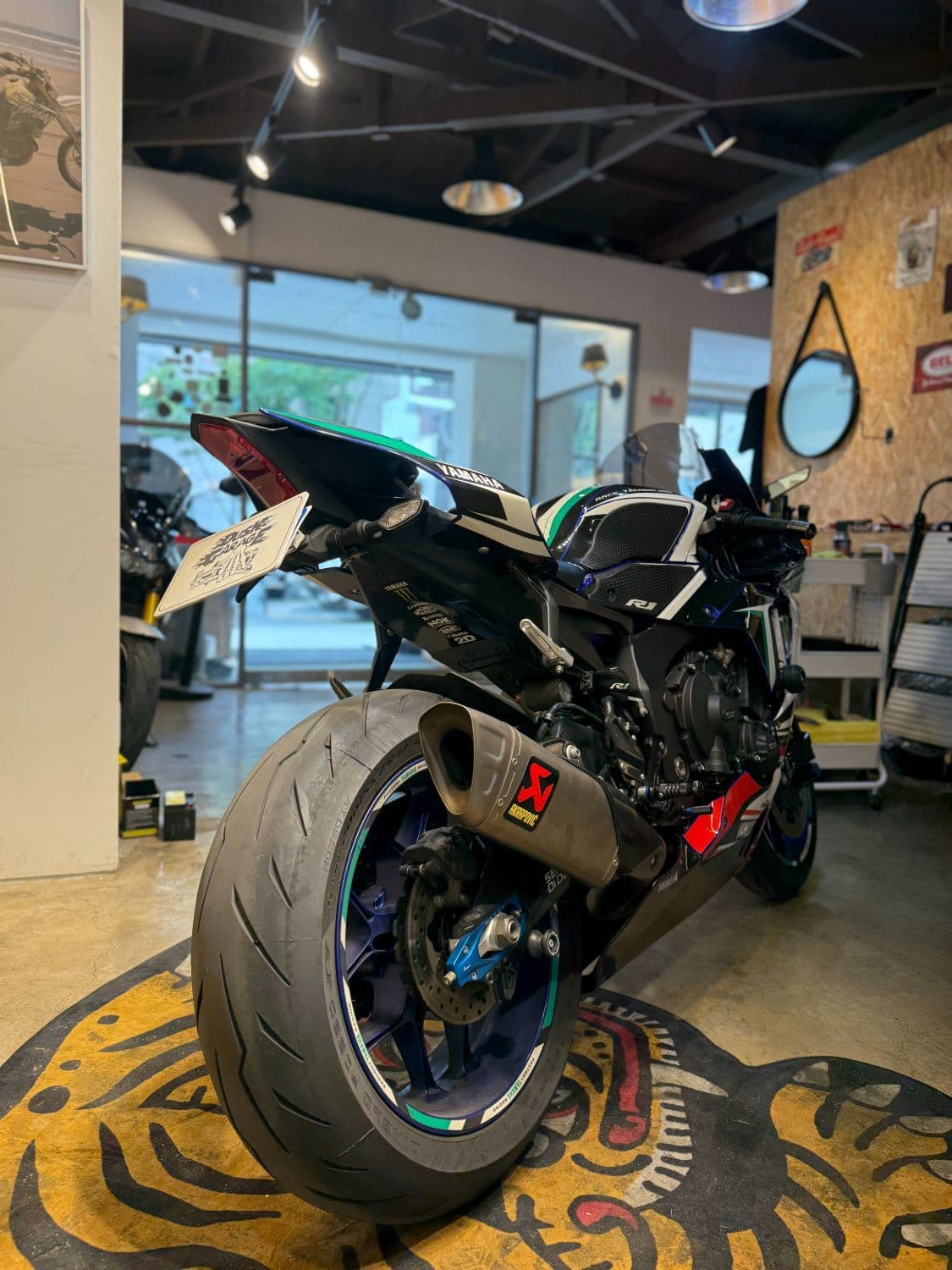 야마하 YZF R1 more