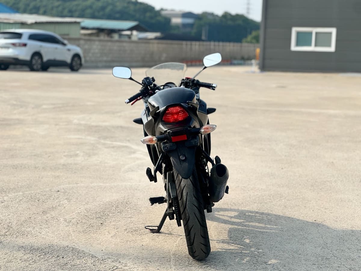 혼다 CBR 125 R 4