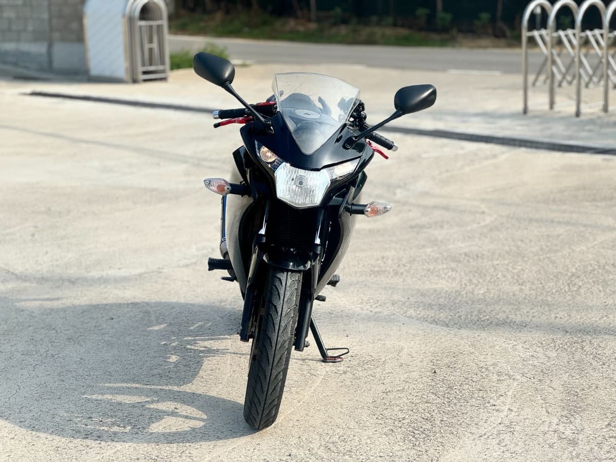 혼다 CBR 125 R 8