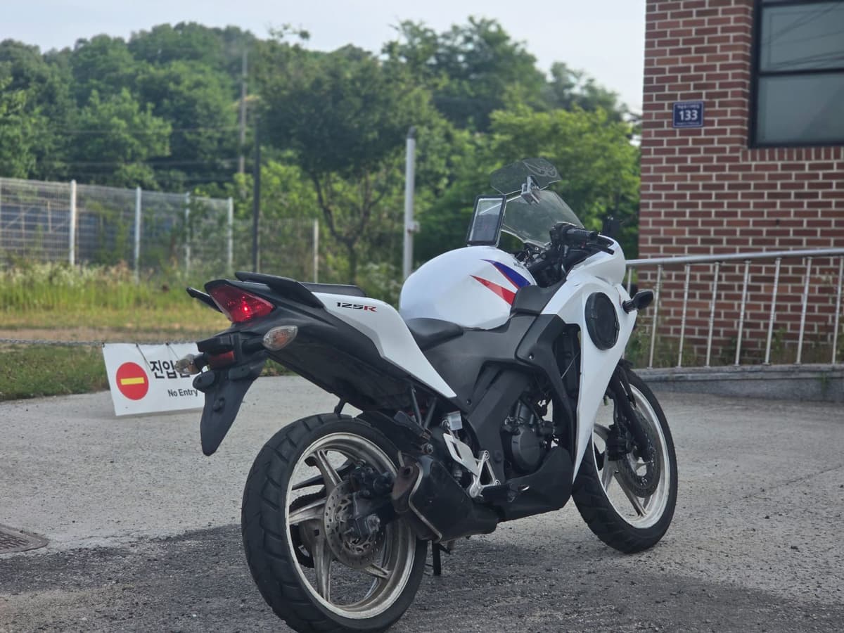 혼다 CBR 125 R 7