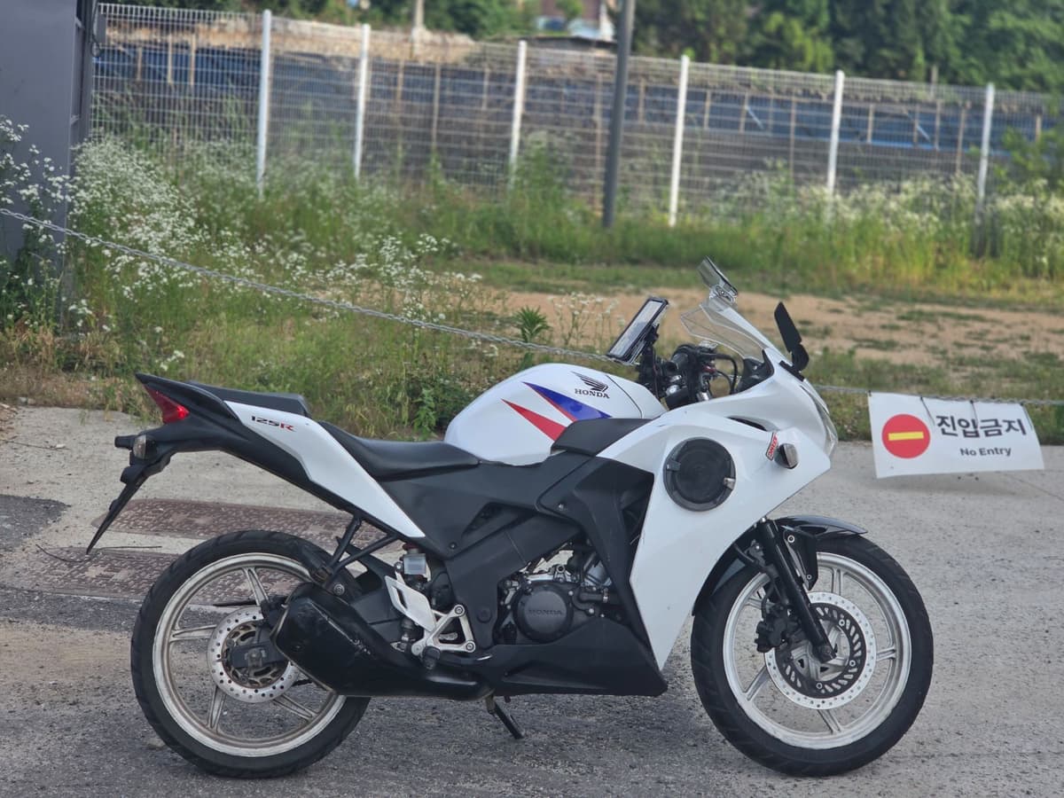 혼다 CBR 125 R 8