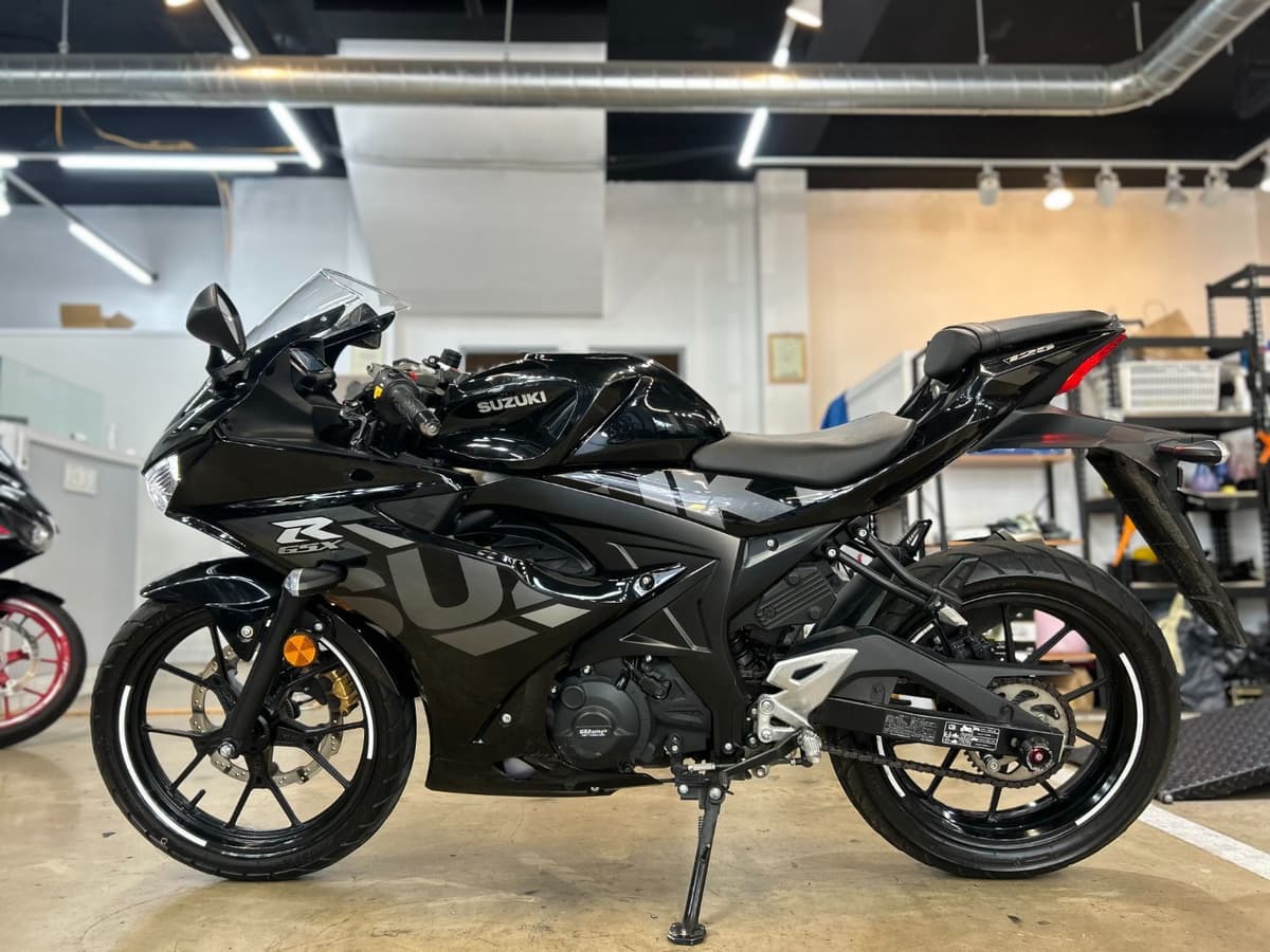 스즈키 GSX R 125 ABS more