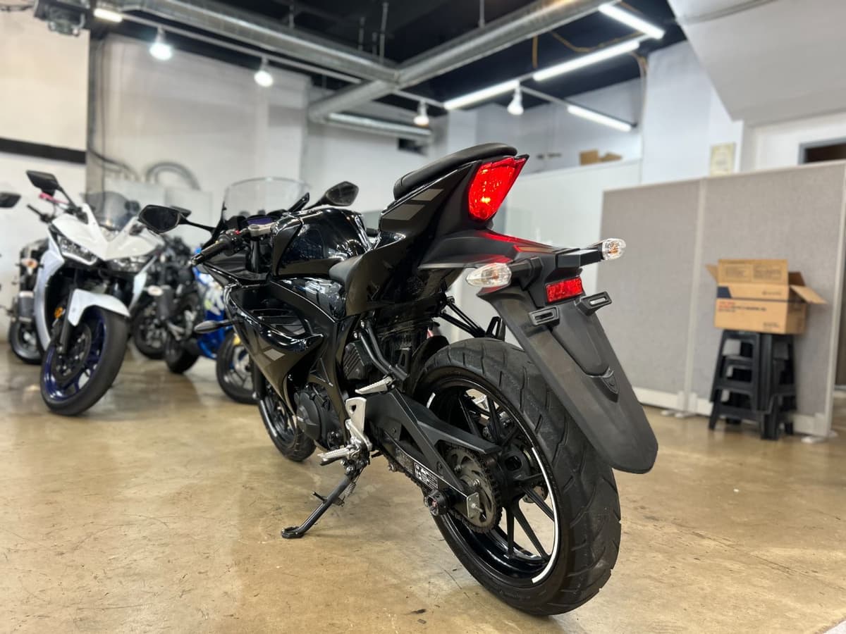 스즈키 GSX R 125 ABS 10