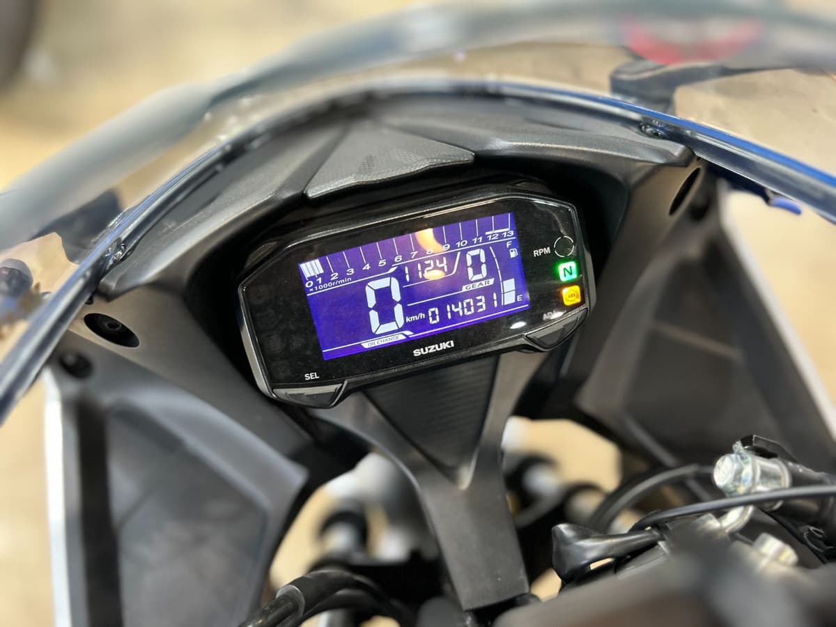 스즈키 GSX R 125 ABS 12