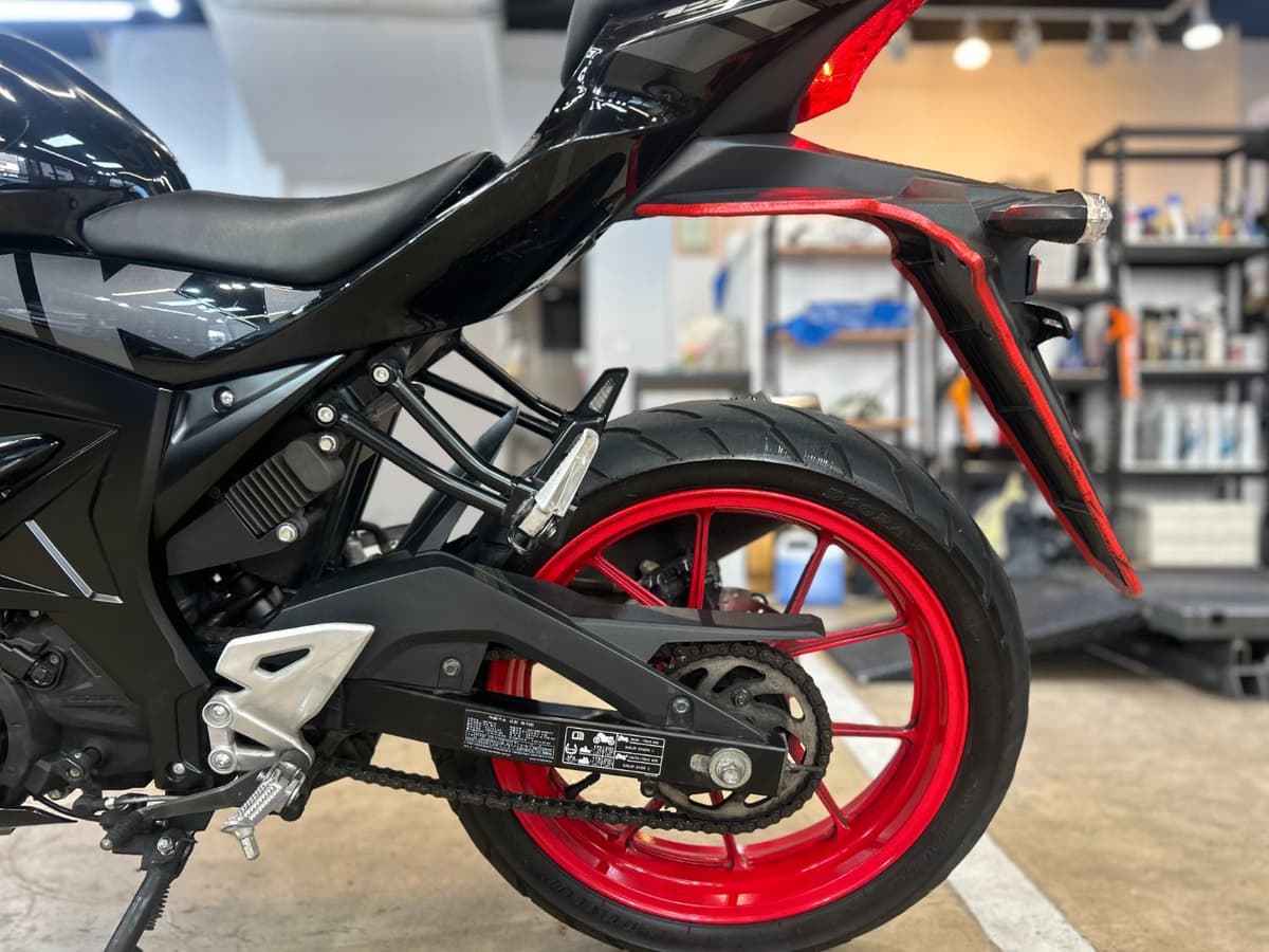 스즈키 GSX R 125 ABS 8