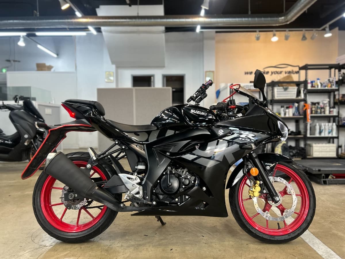 스즈키 GSX R 125 ABS 1