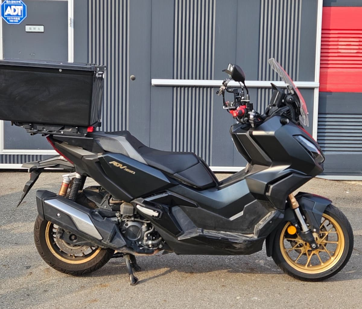혼다 ADV 350 4