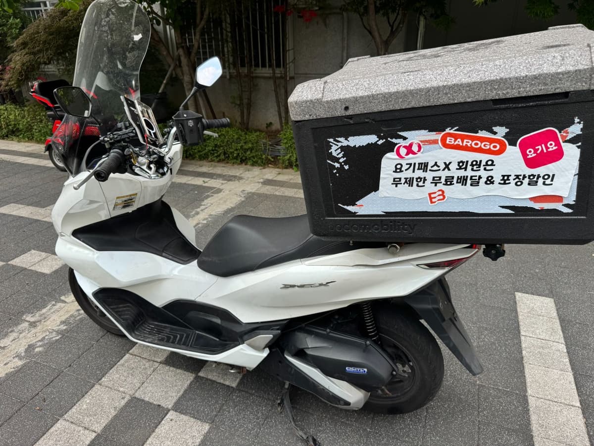 혼다 PCX 125 8