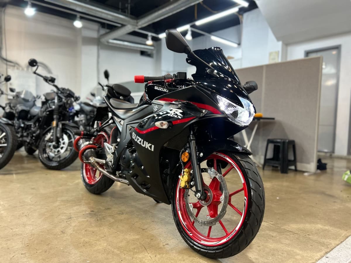 스즈키 GSX R 125 ABS 4