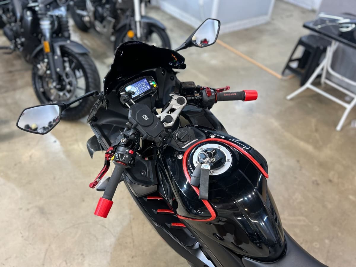 스즈키 GSX R 125 ABS 11