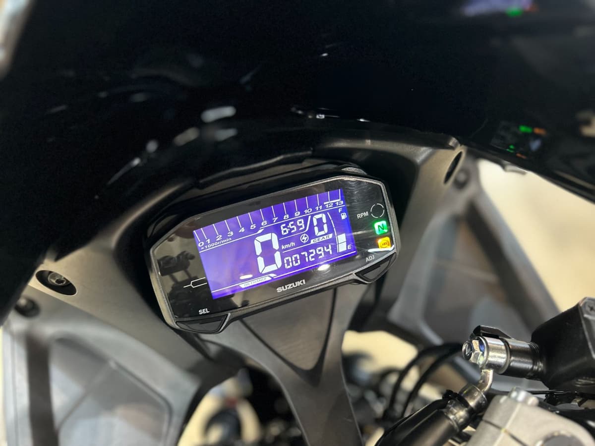 스즈키 GSX R 125 ABS 12