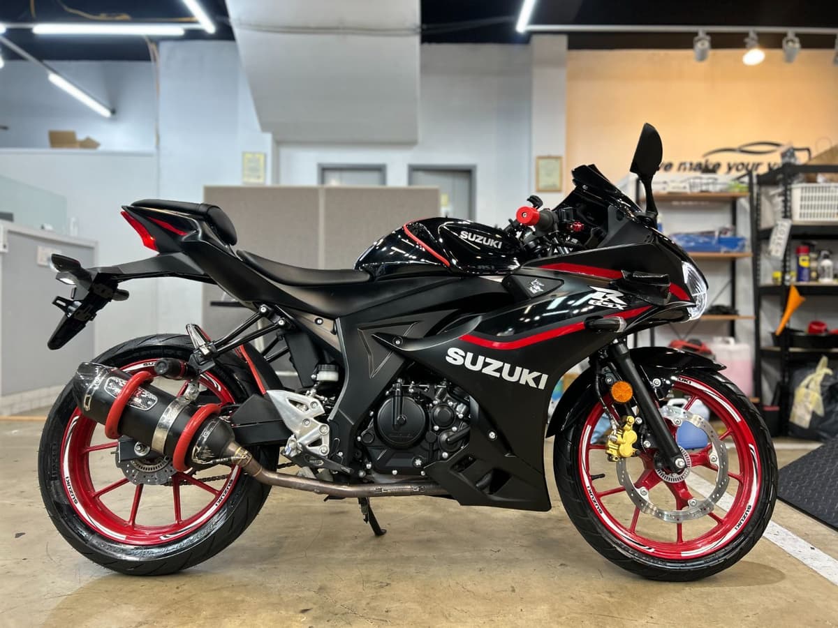 스즈키 GSX R 125 ABS 1