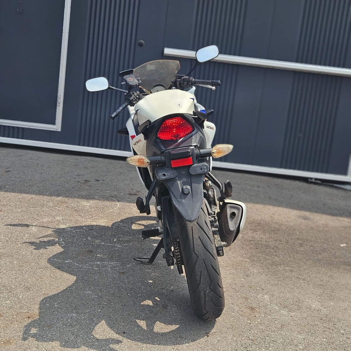 혼다 CBR 125 R 8