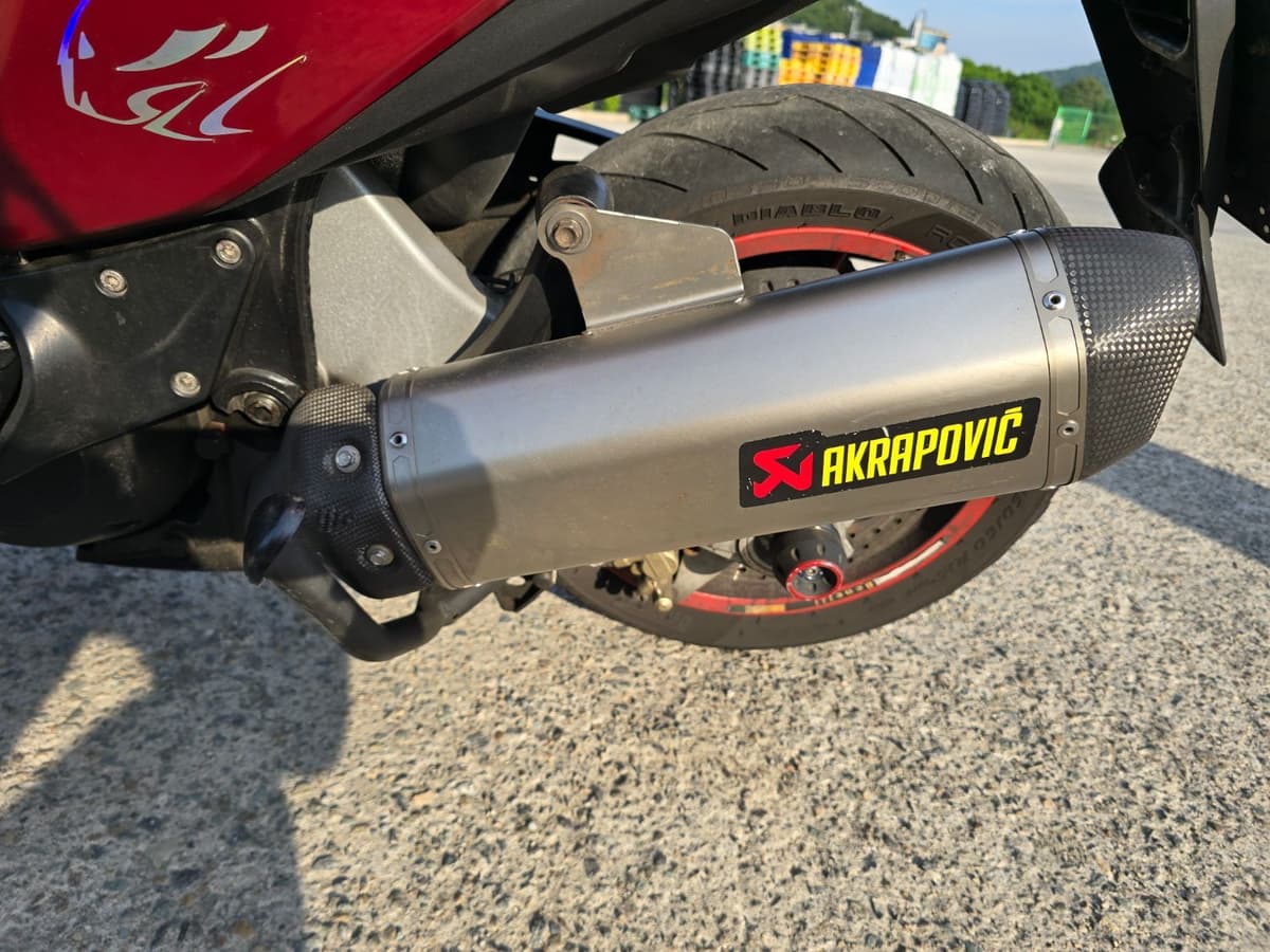 아프릴리아 SRV 850 2