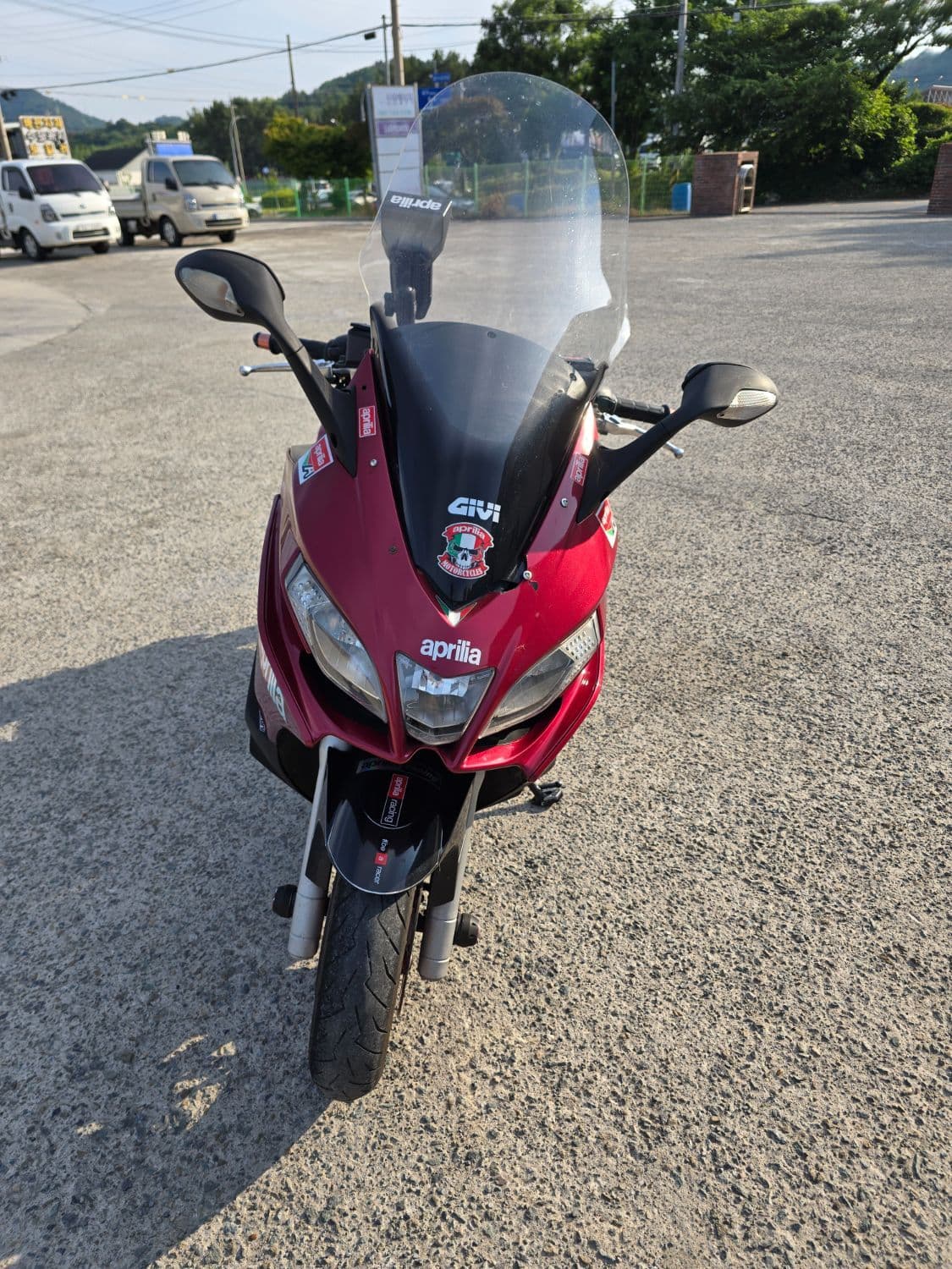 아프릴리아 SRV 850 4