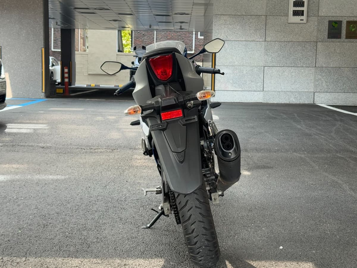 스즈키 GSX R 125 ABS 4