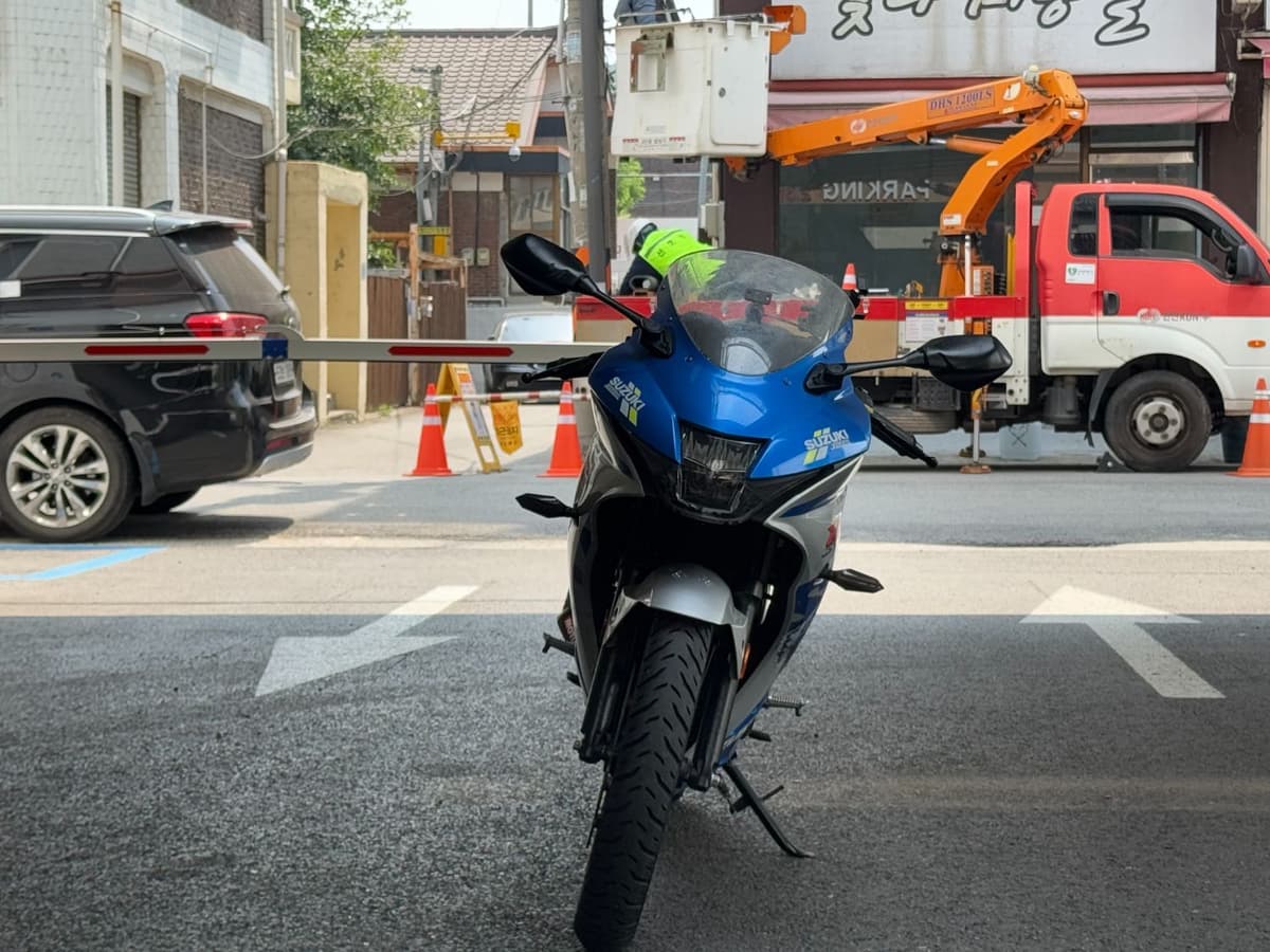 스즈키 GSX R 125 ABS 1