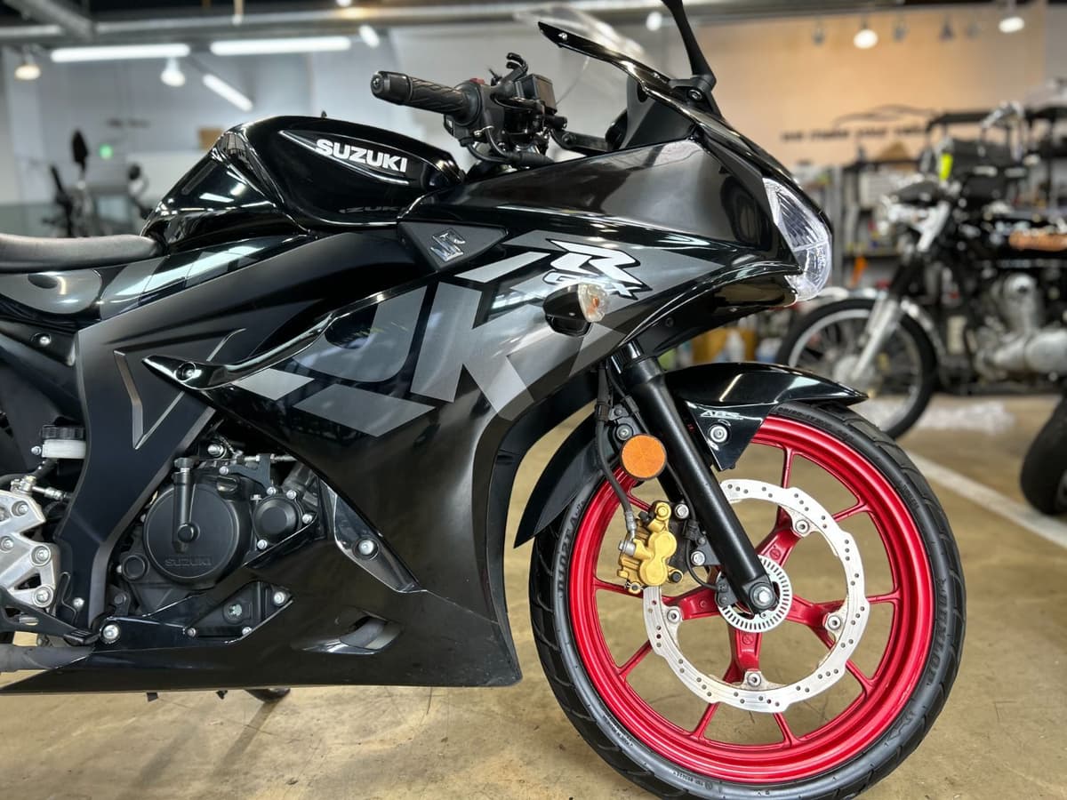 스즈키 GSX R 125 ABS 2