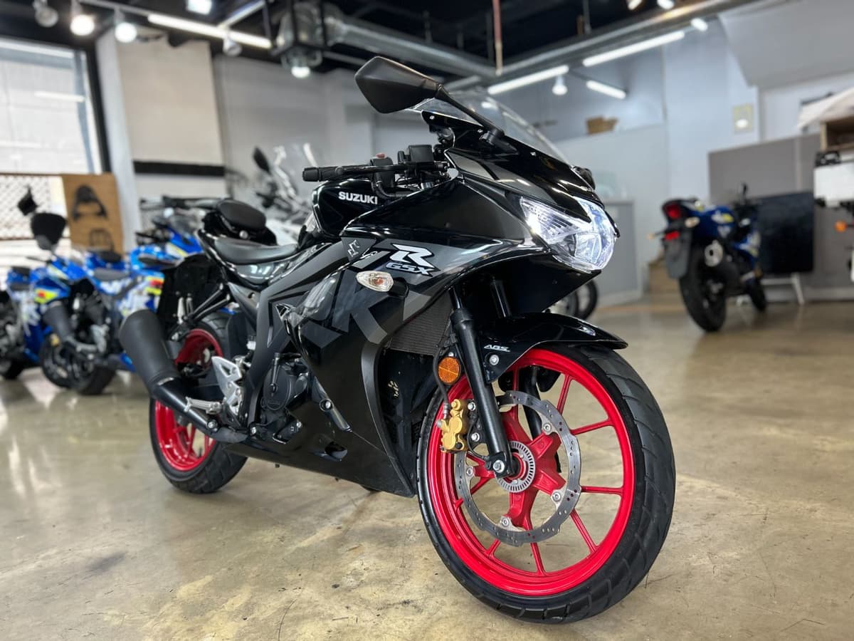 스즈키 GSX R 125 ABS 4