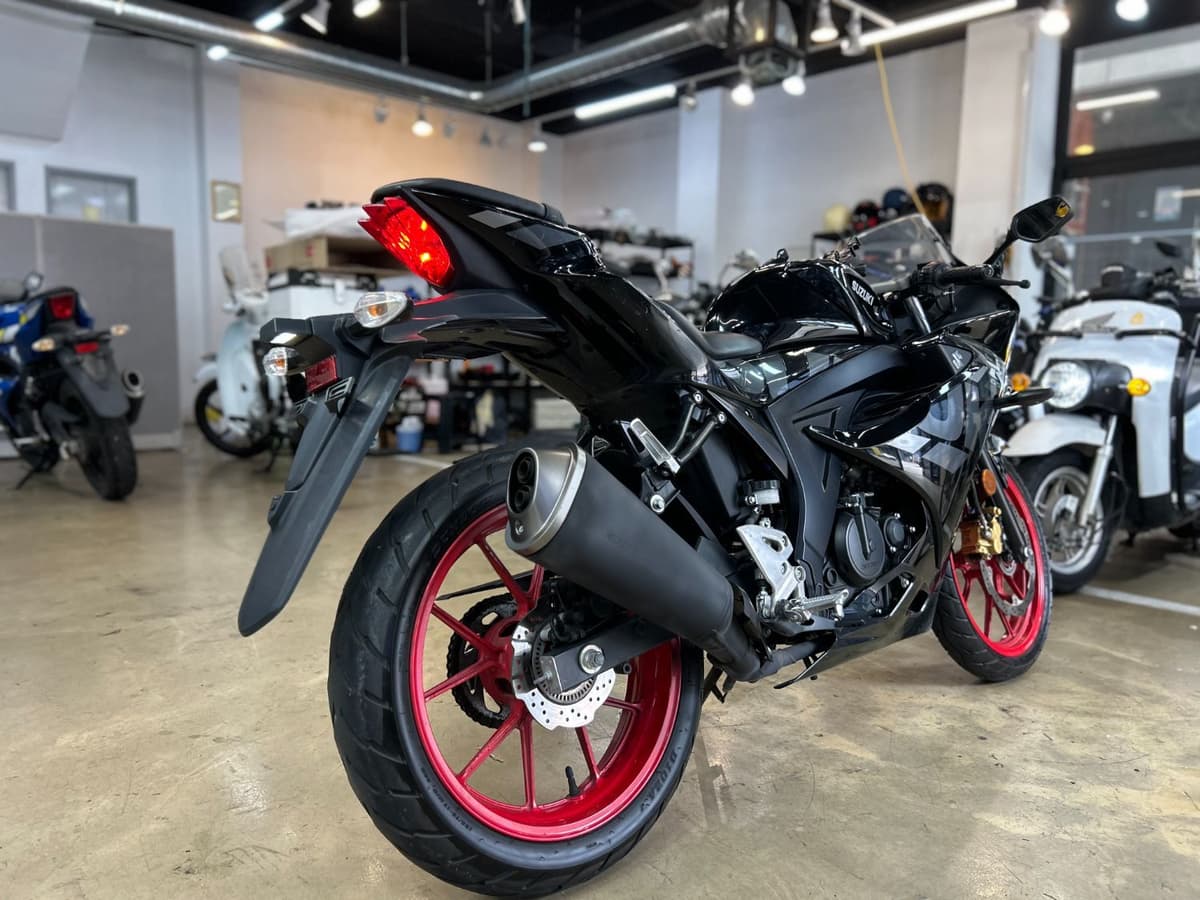 스즈키 GSX R 125 ABS 5