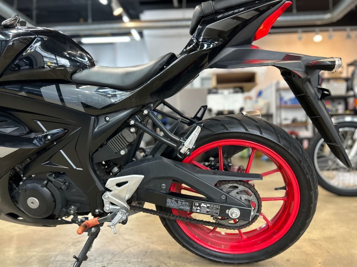 스즈키 GSX R 125 ABS 8