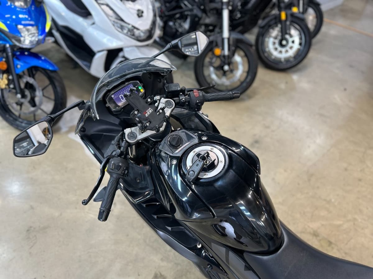 스즈키 GSX R 125 ABS 11