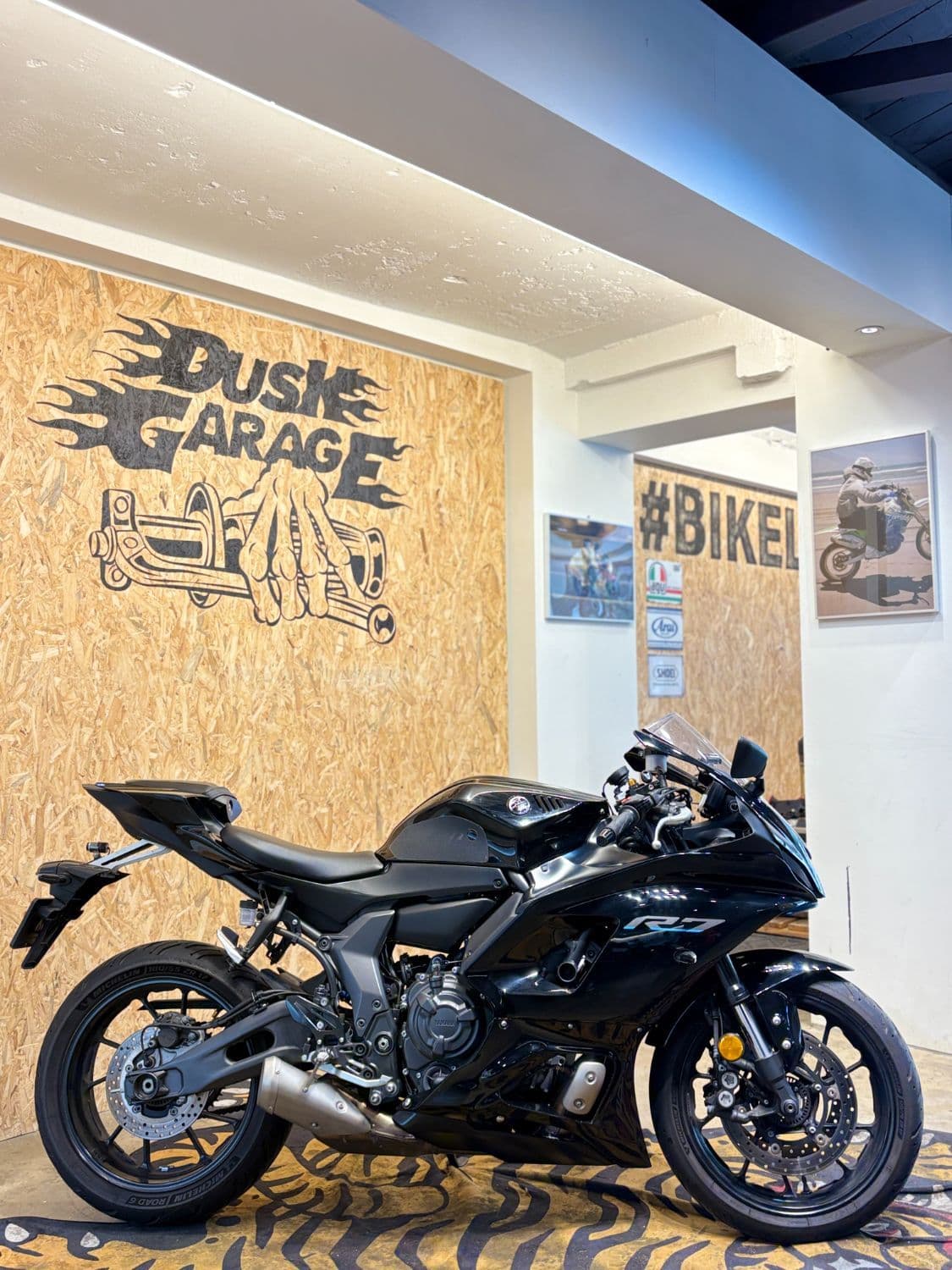 야마하 YZF R7 2