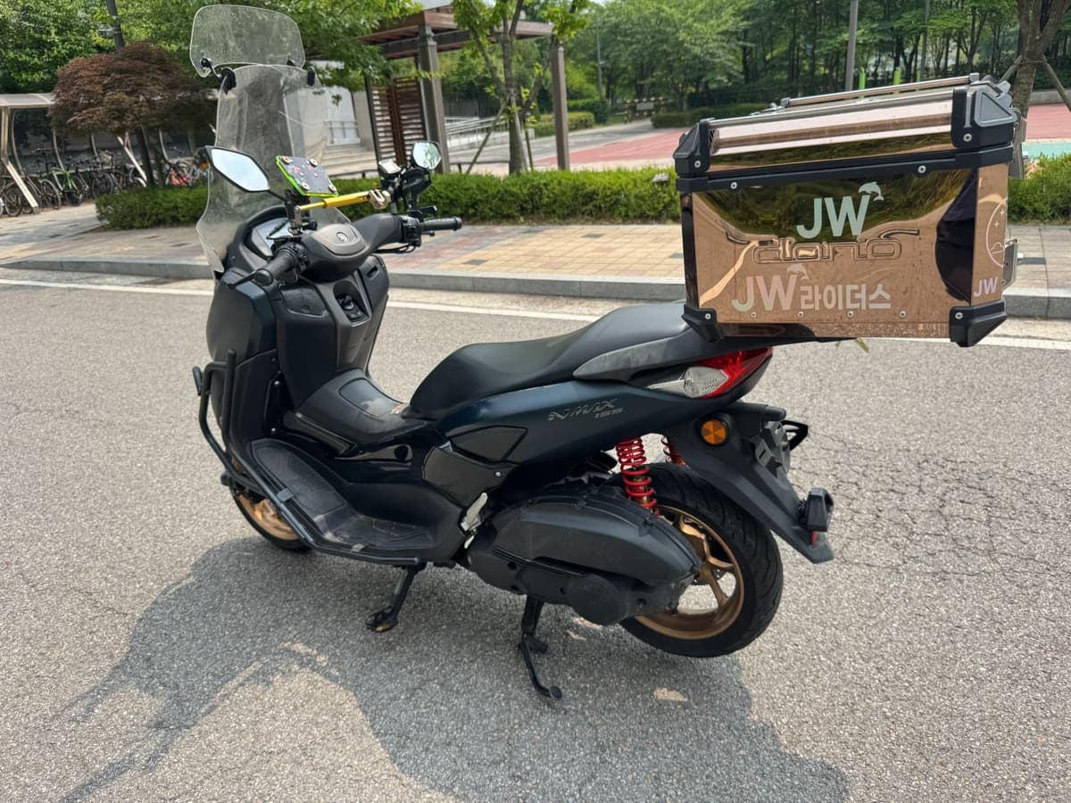 야마하 NMAX 155 8