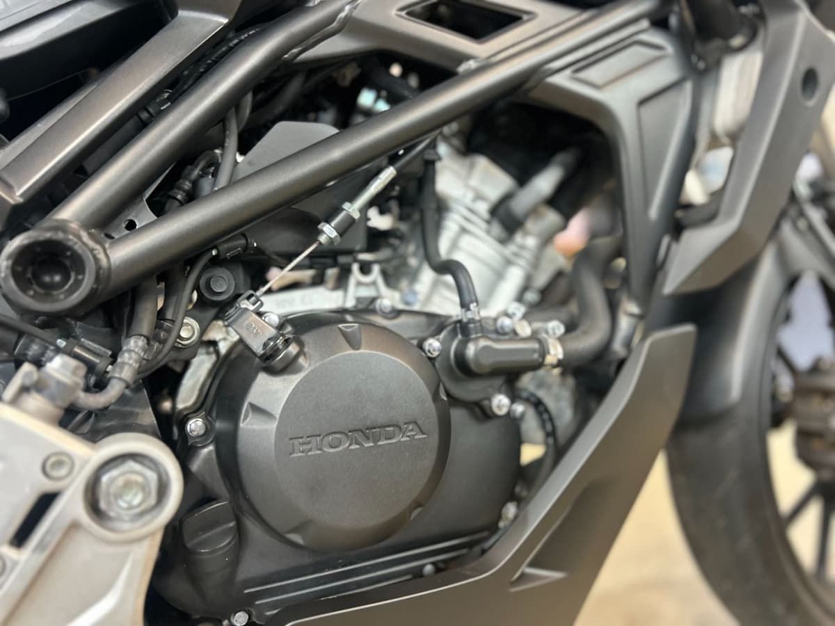 혼다 CB 125 R 4