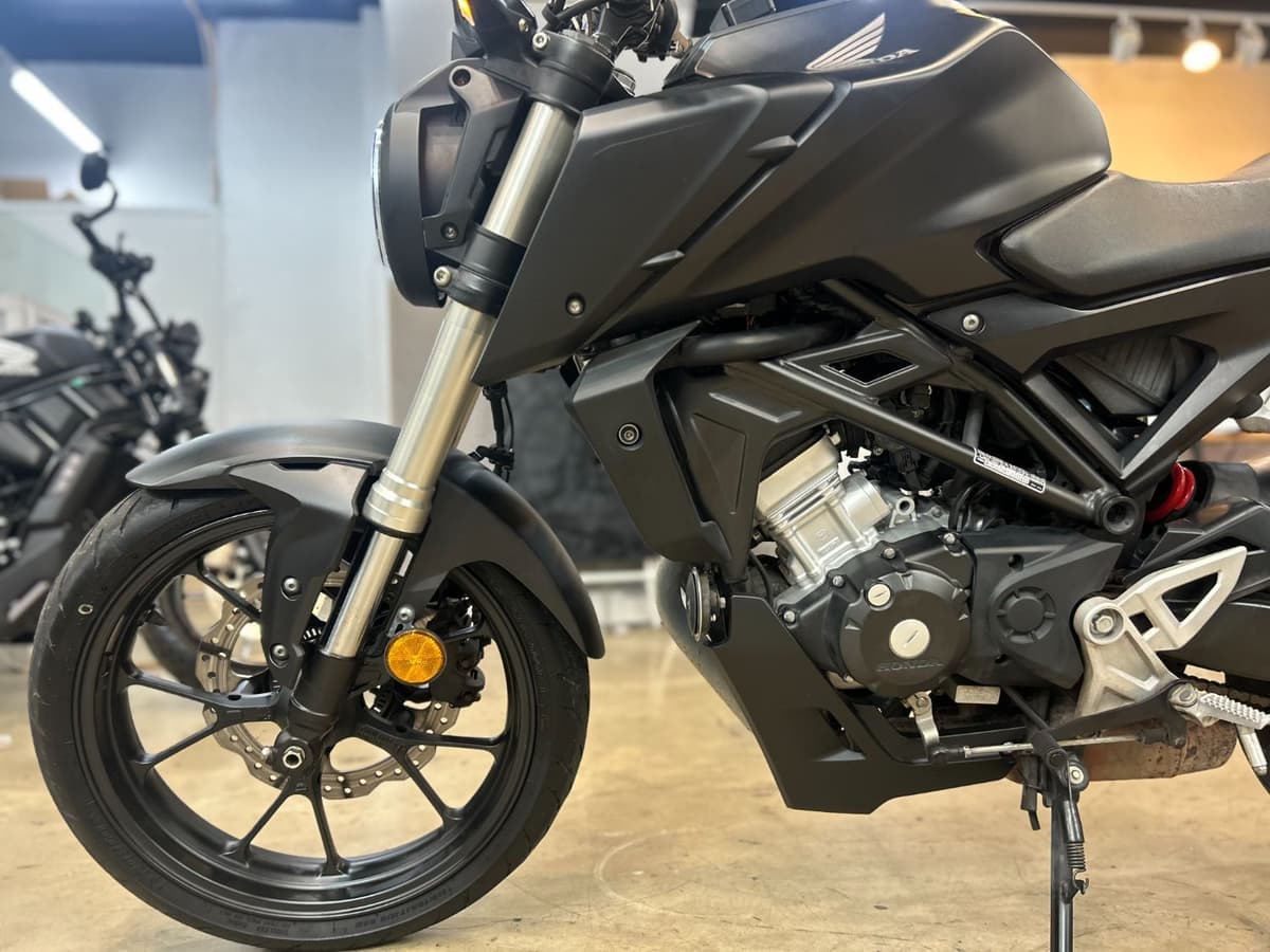 혼다 CB 125 R 8