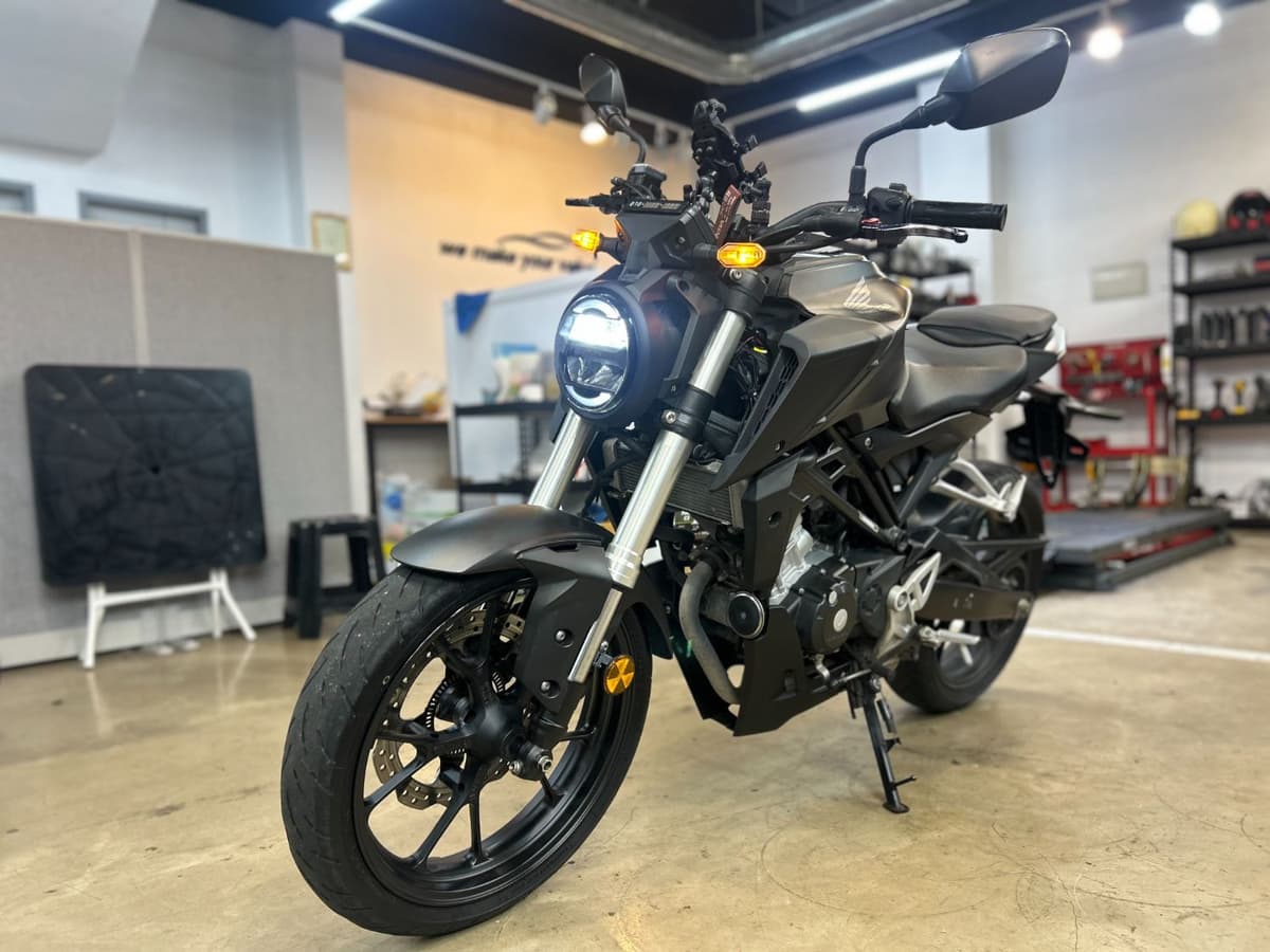 혼다 CB 125 R 10
