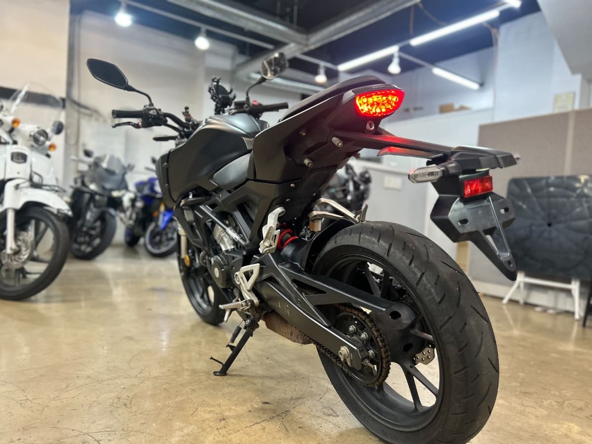혼다 CB 125 R 11