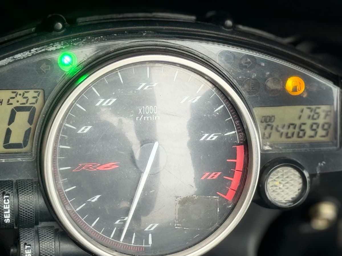 야마하 YZF 600 R 8