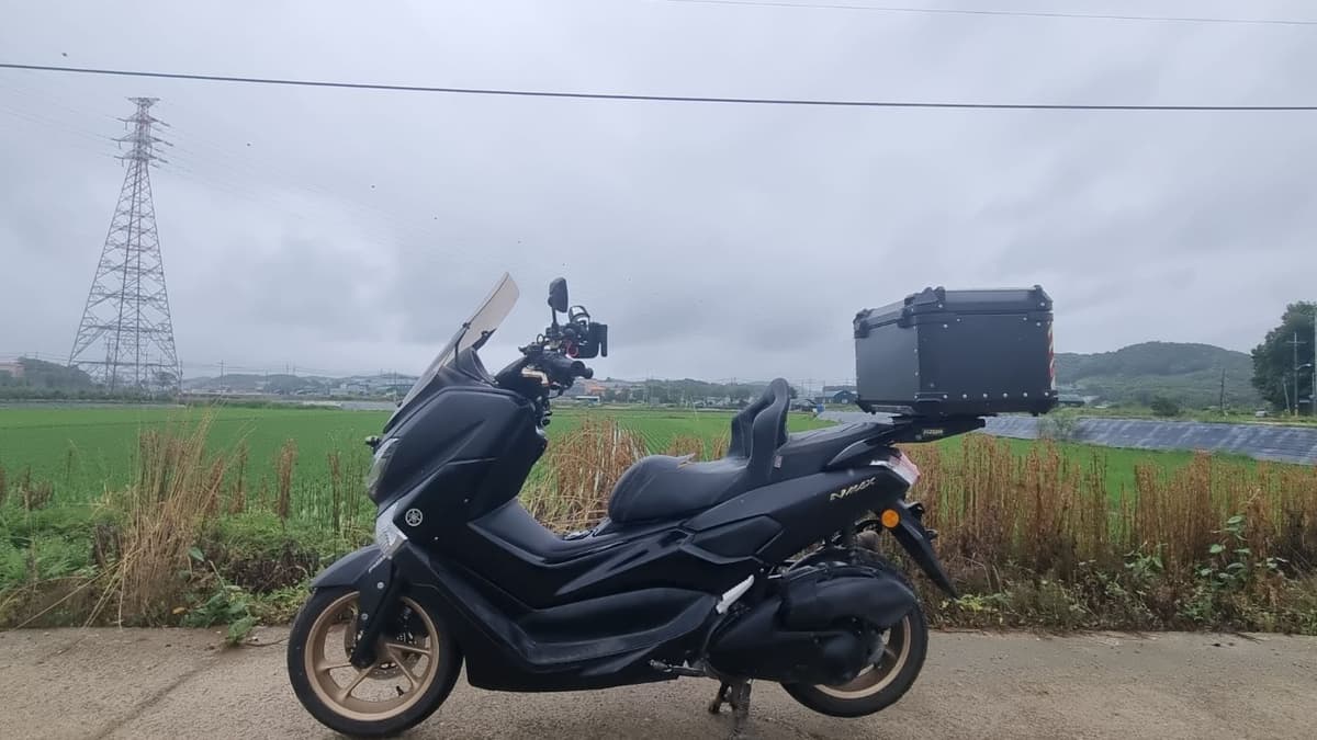 야마하 NMAX 125 more