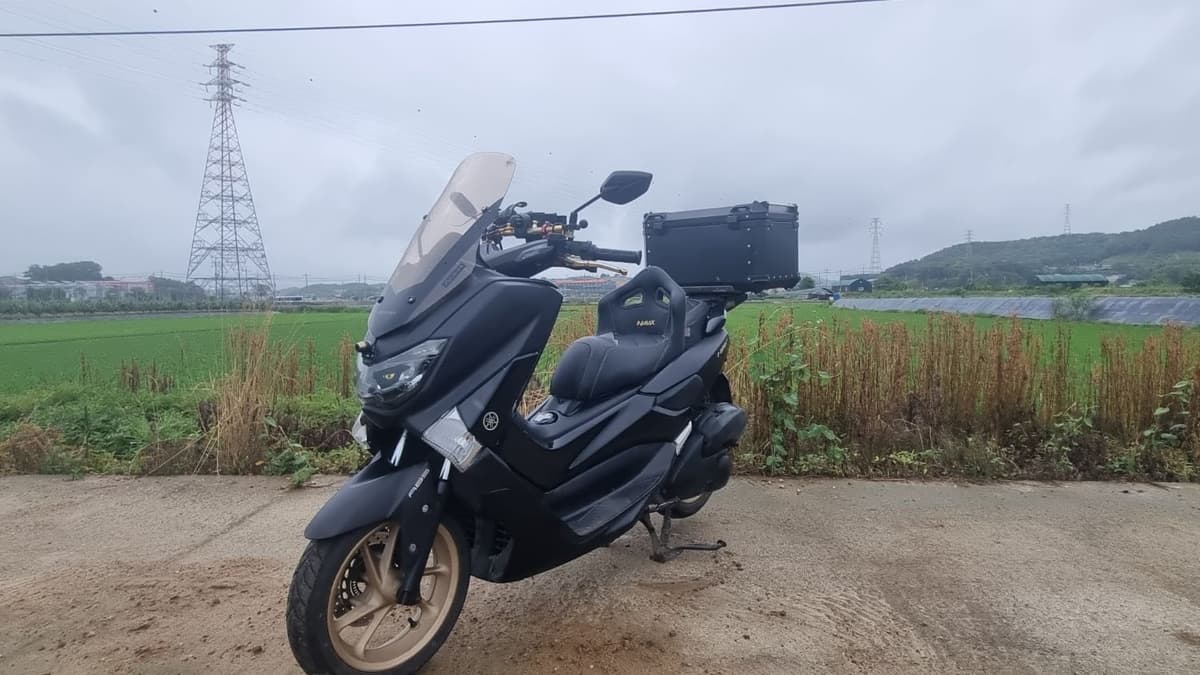 야마하 NMAX 125 7