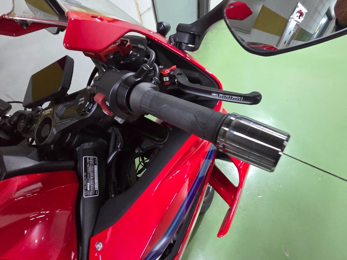 혼다 CBR 650 R E-CLUTCH 3