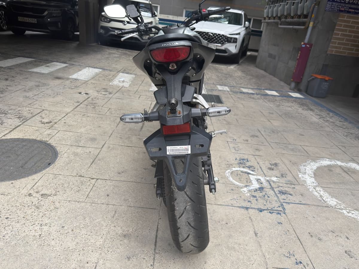 혼다 CB 125 R 4