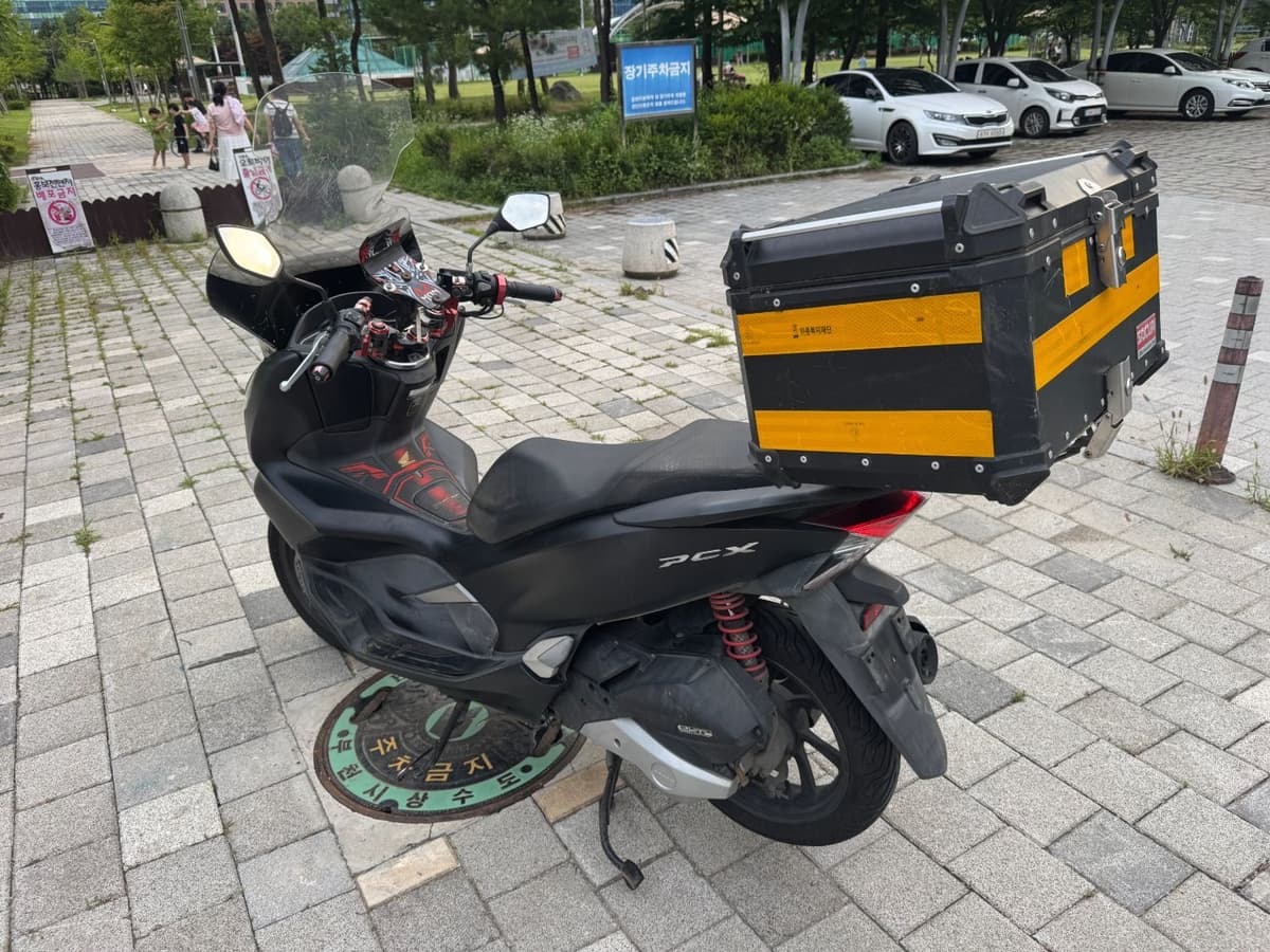 혼다 PCX 125 8
