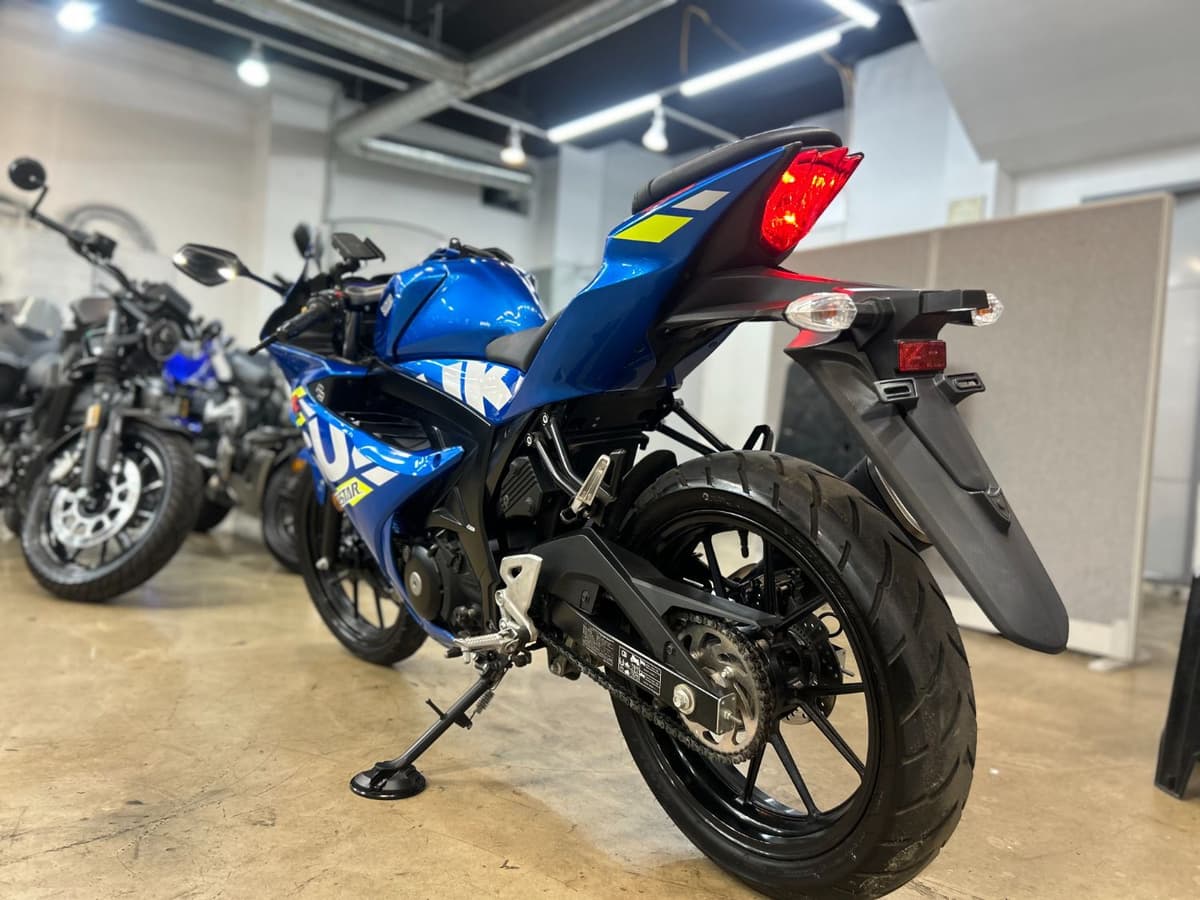 스즈키 GSX R 125 ABS 10