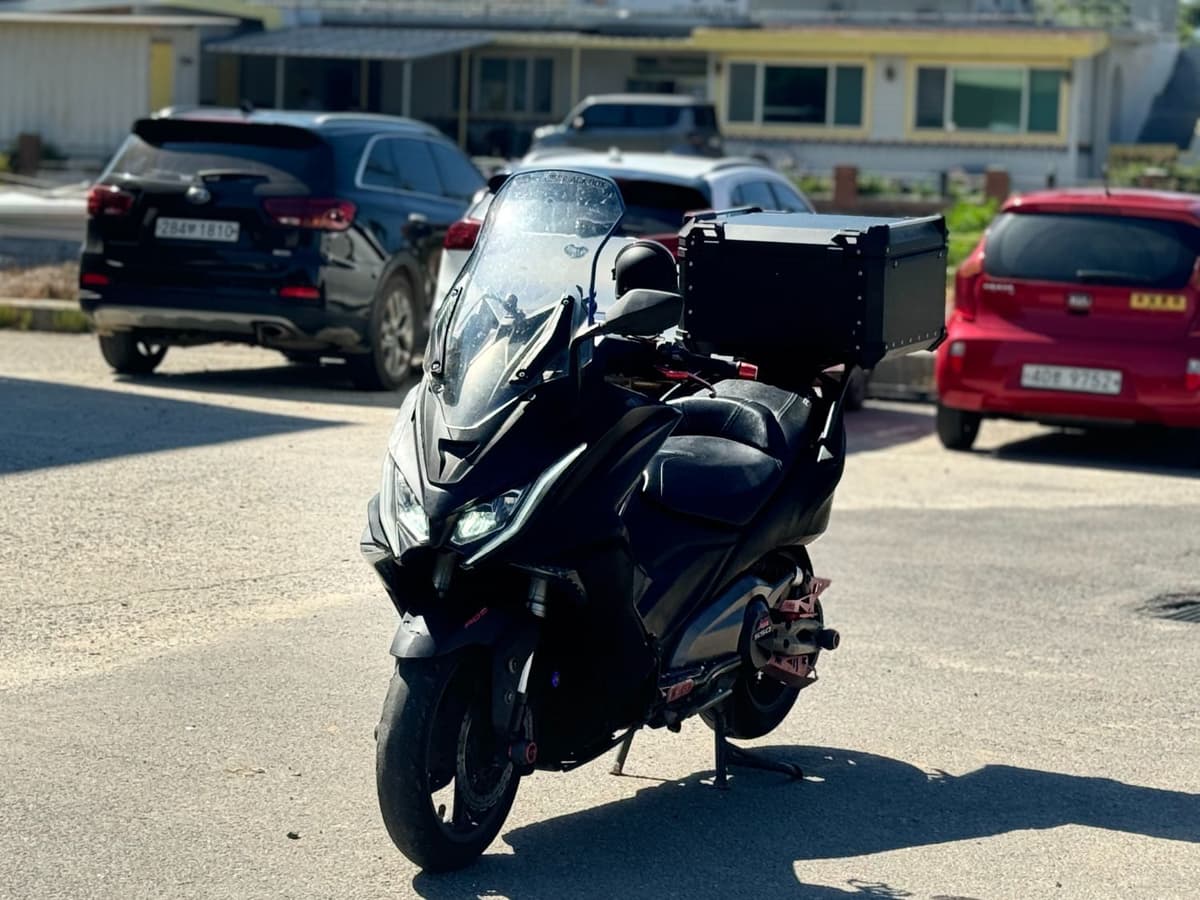 킴코 AK 550 i 2