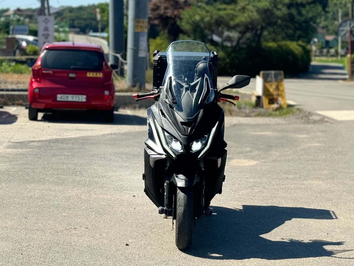 킴코 AK 550 i 3